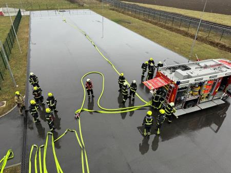S praktičnimi vajami so v februarju pričeli tudi tečajniki za nižjega gasilskega častnika.